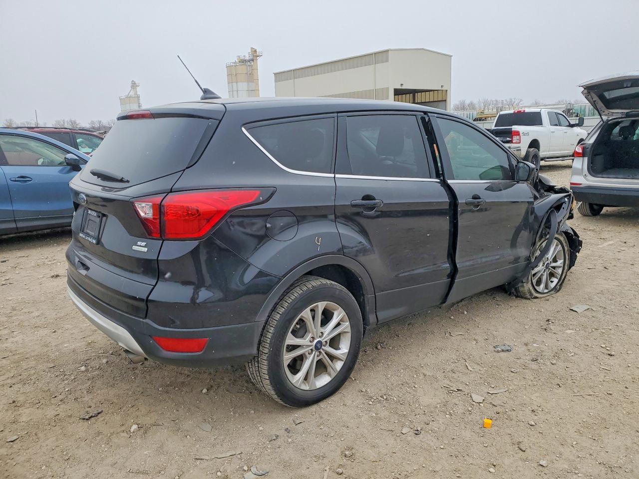 2019 Ford Escape Se - Фото 3
