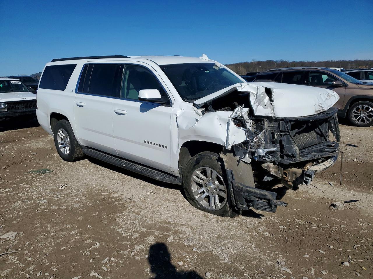 2016 Chevrolet Suburban K1500 Ls - Фото 4