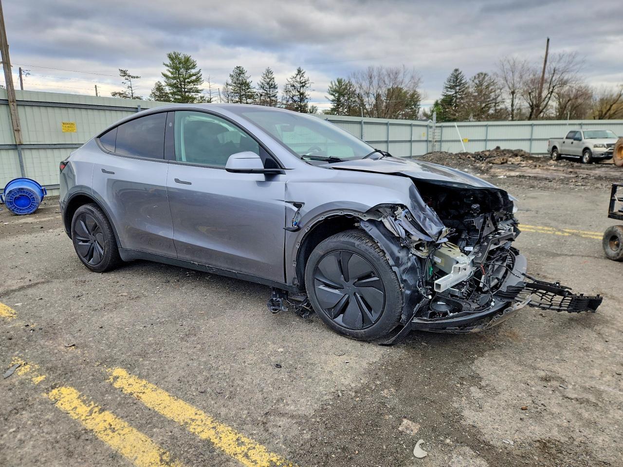 2026 Tesla Model Y - Фото 4