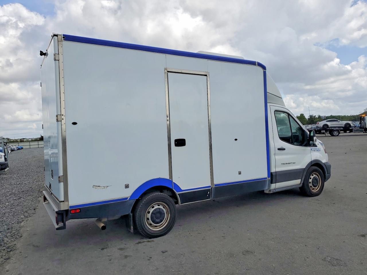 2021 Ford Transit Delivery Truck - Фото 3
