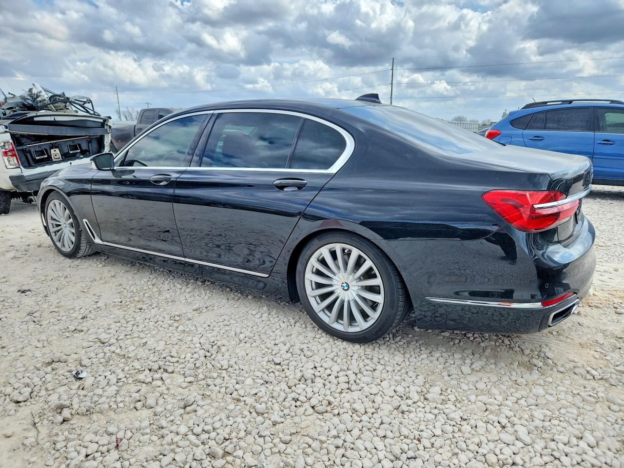 2016 BMW 750 I - Image 2