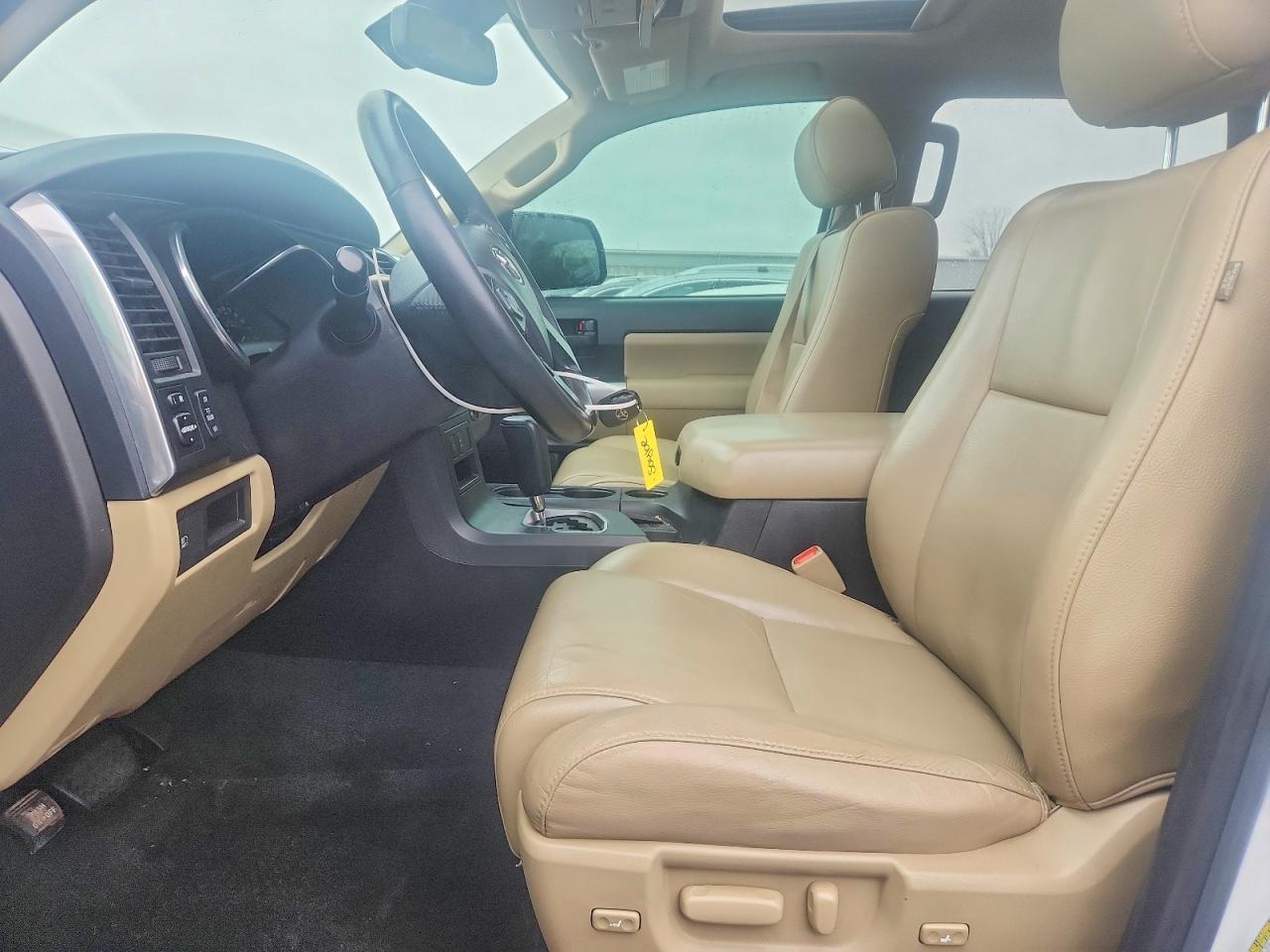 2018 Toyota Sequoia Sr5 - Фото 7