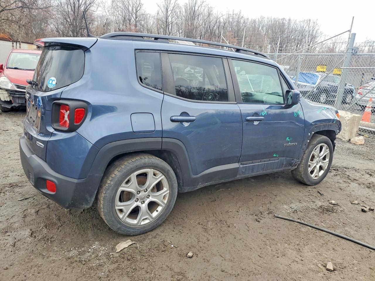 2019 Jeep Renegade Latitude - Фото 3