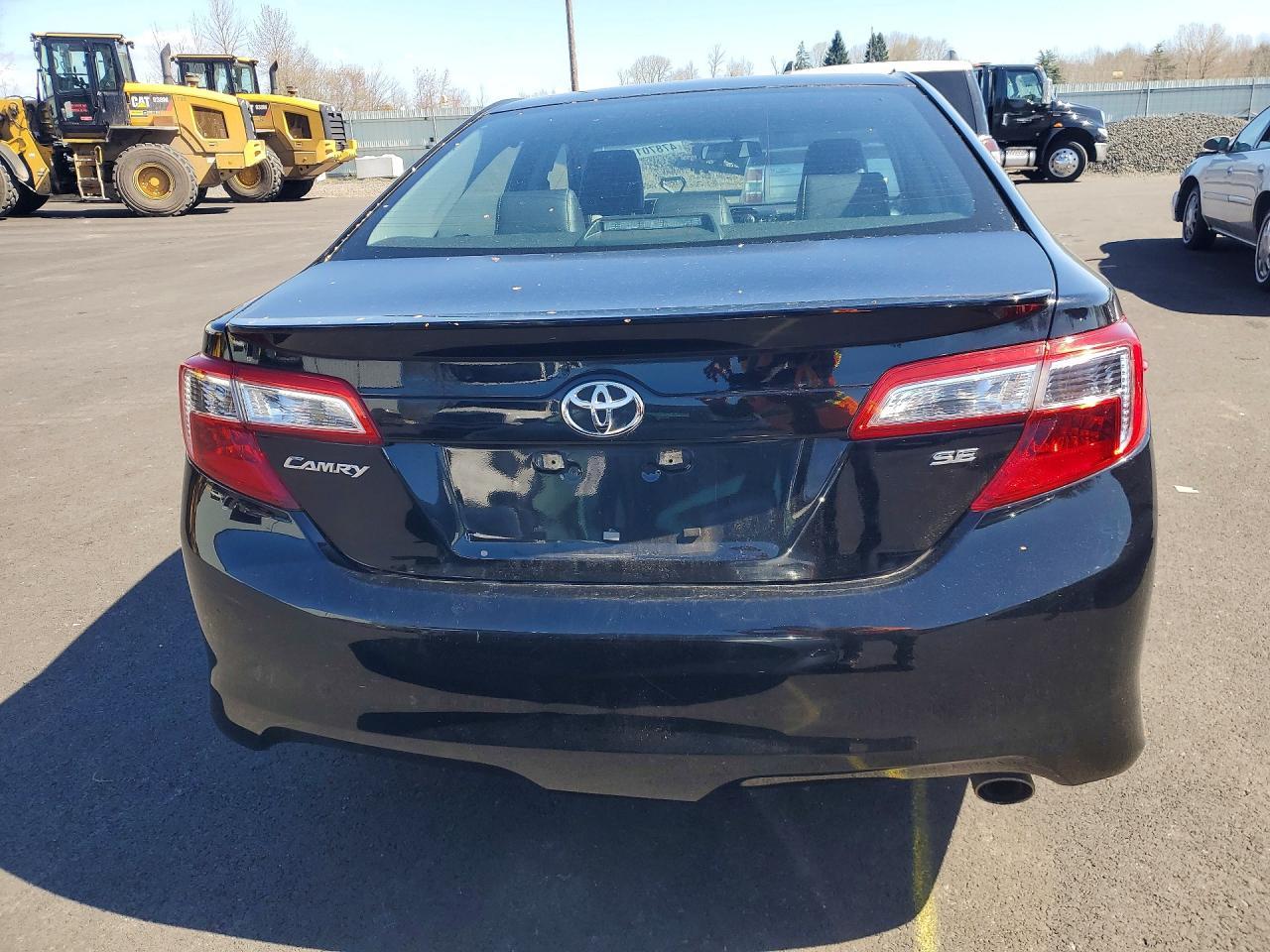 2014 Toyota Camry Se - Фото 6