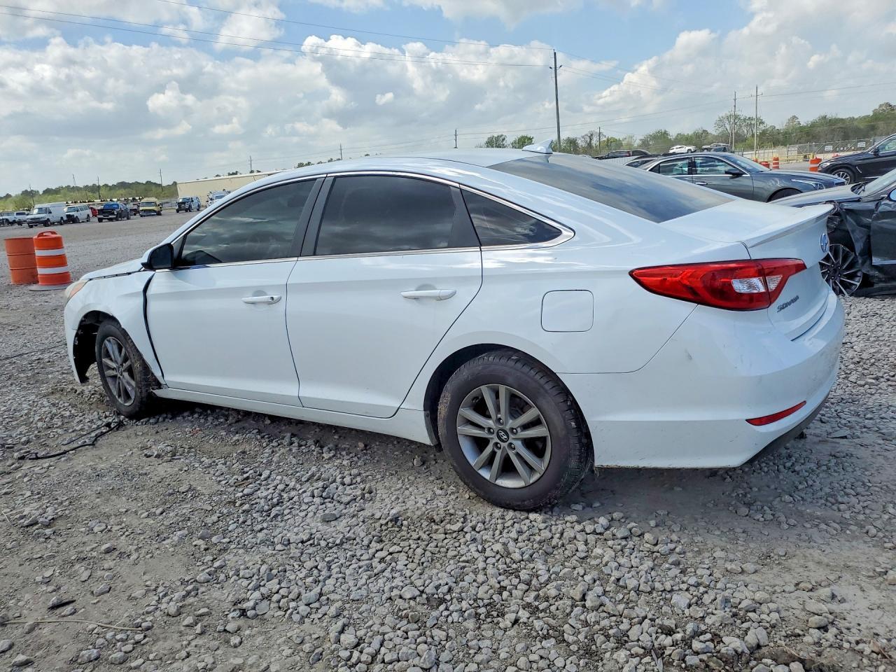 2015 Hyundai Sonata Se - Фото 2