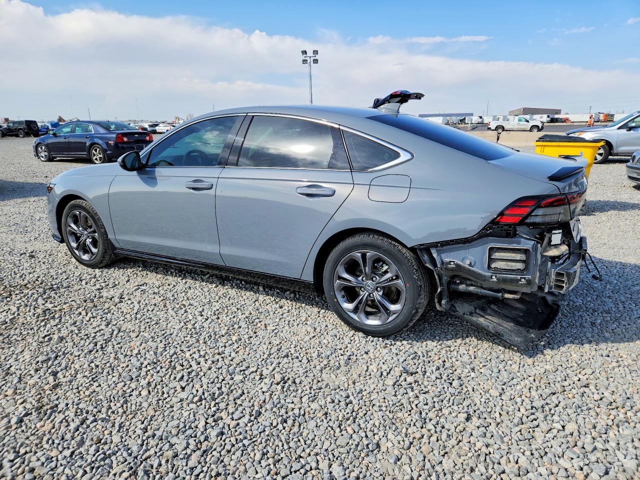2023 Honda Accord Hybrid Exl - Image 2