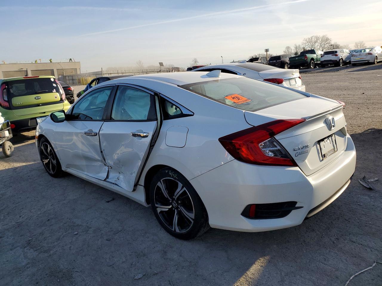2016 Honda Civic Touring - Image 2