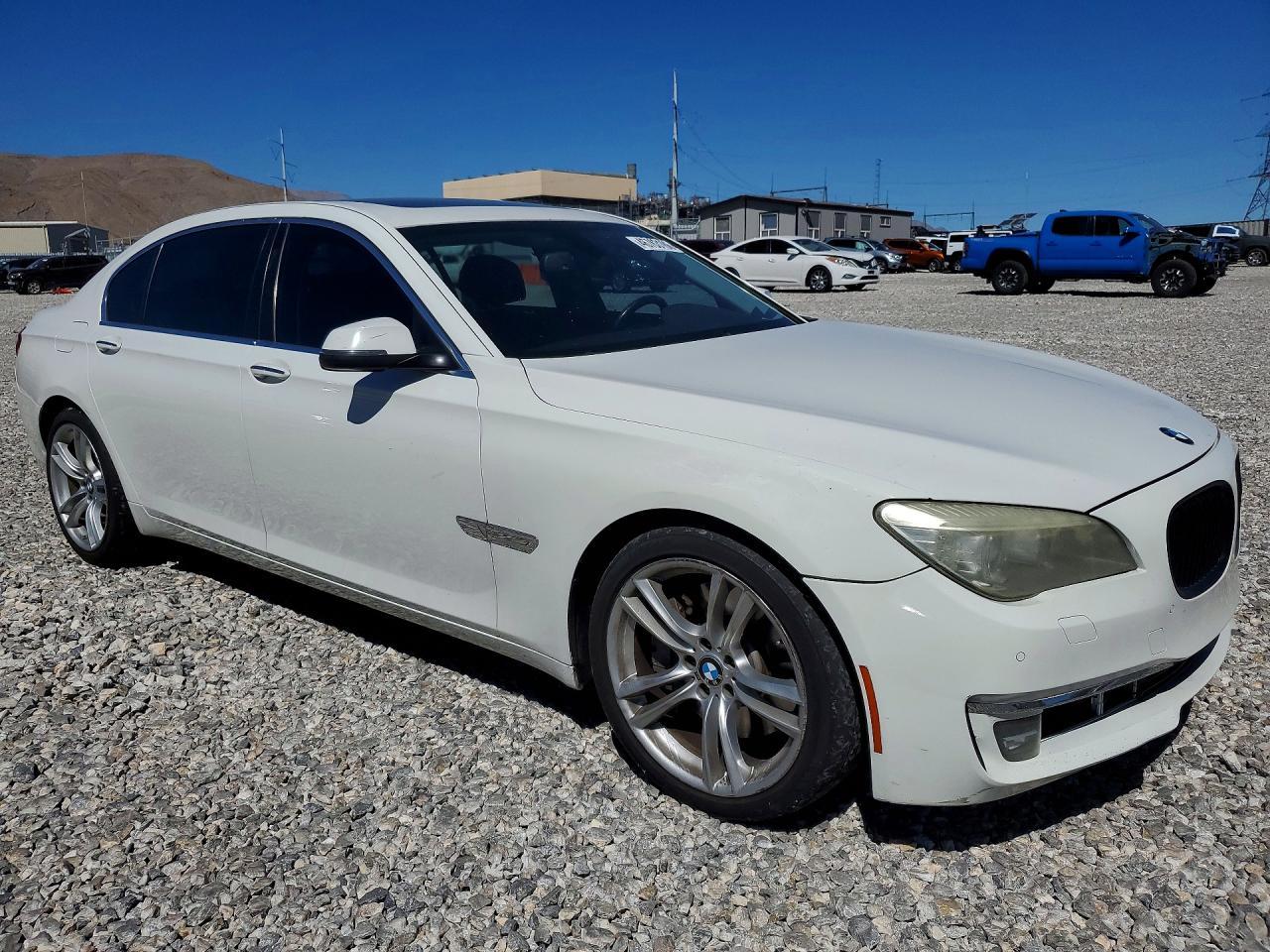 2013 BMW 750 Li - Фото 4