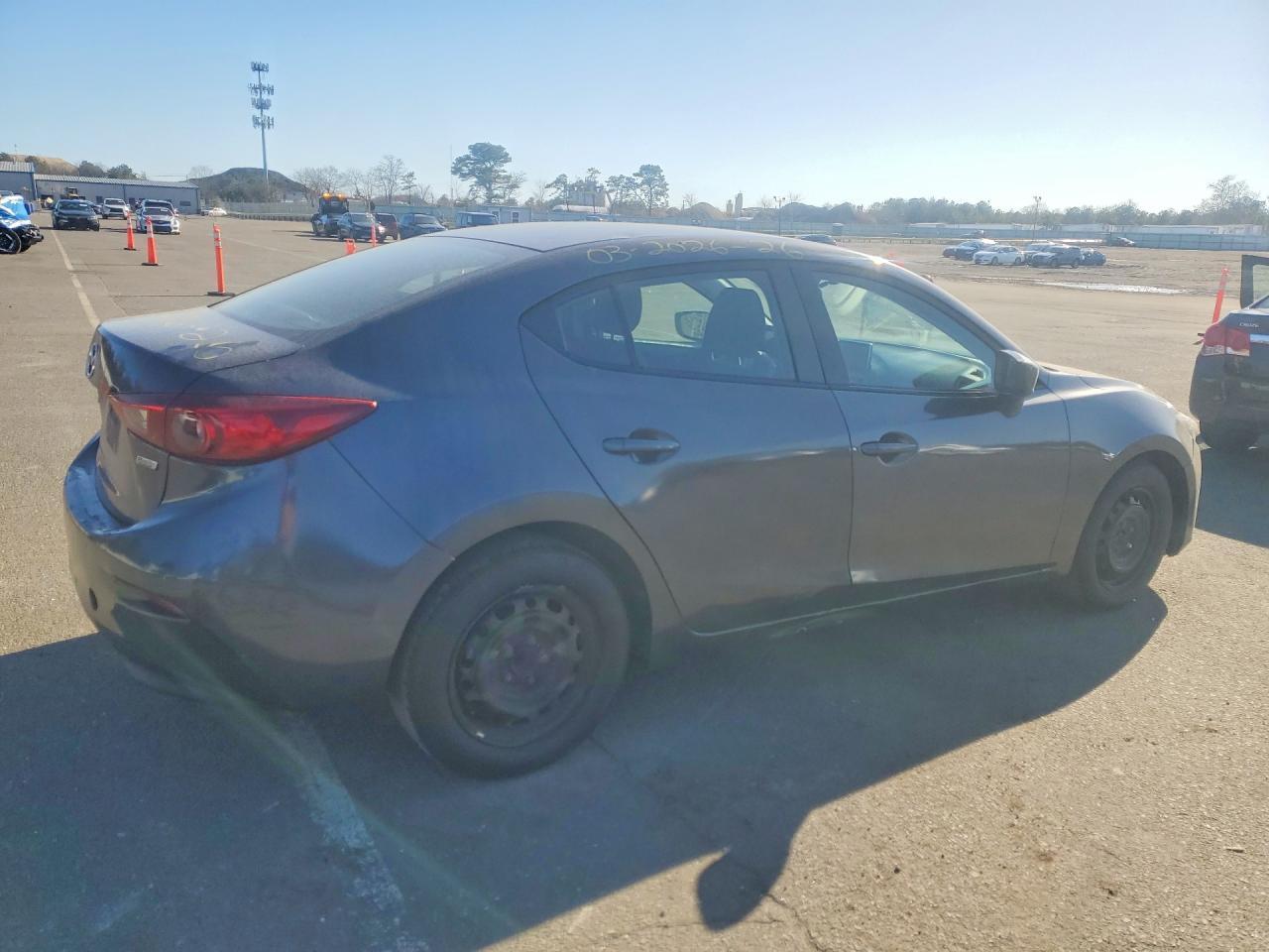 2015 Mazda 3 Sport - Image 3