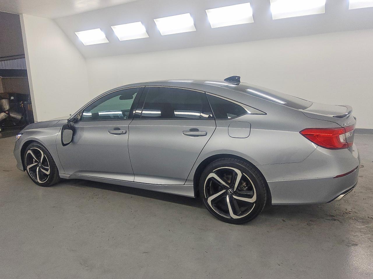 2021 Honda Accord Sport - Фото 2