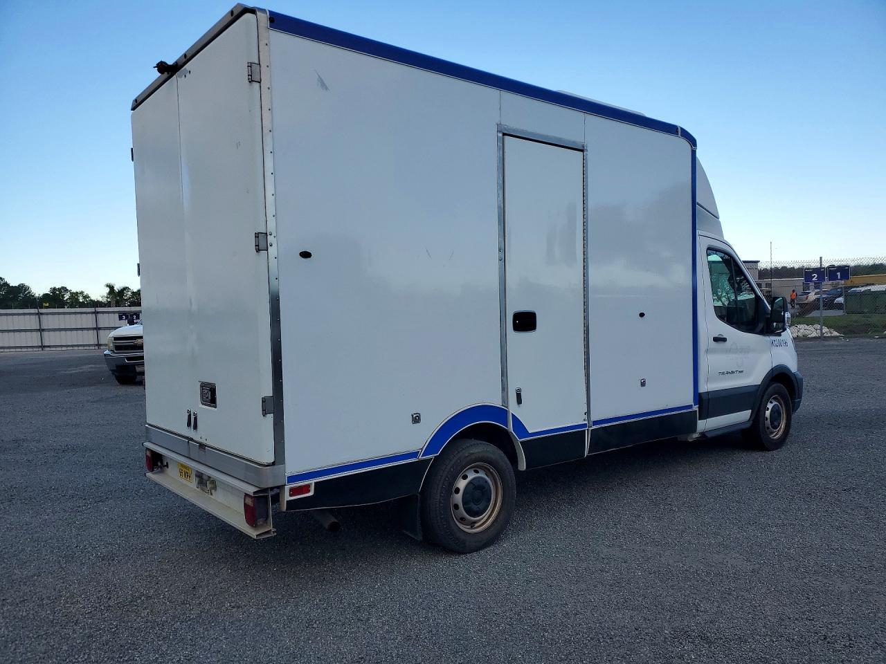 2020 Ford Transit Delivery Truck - Image 3