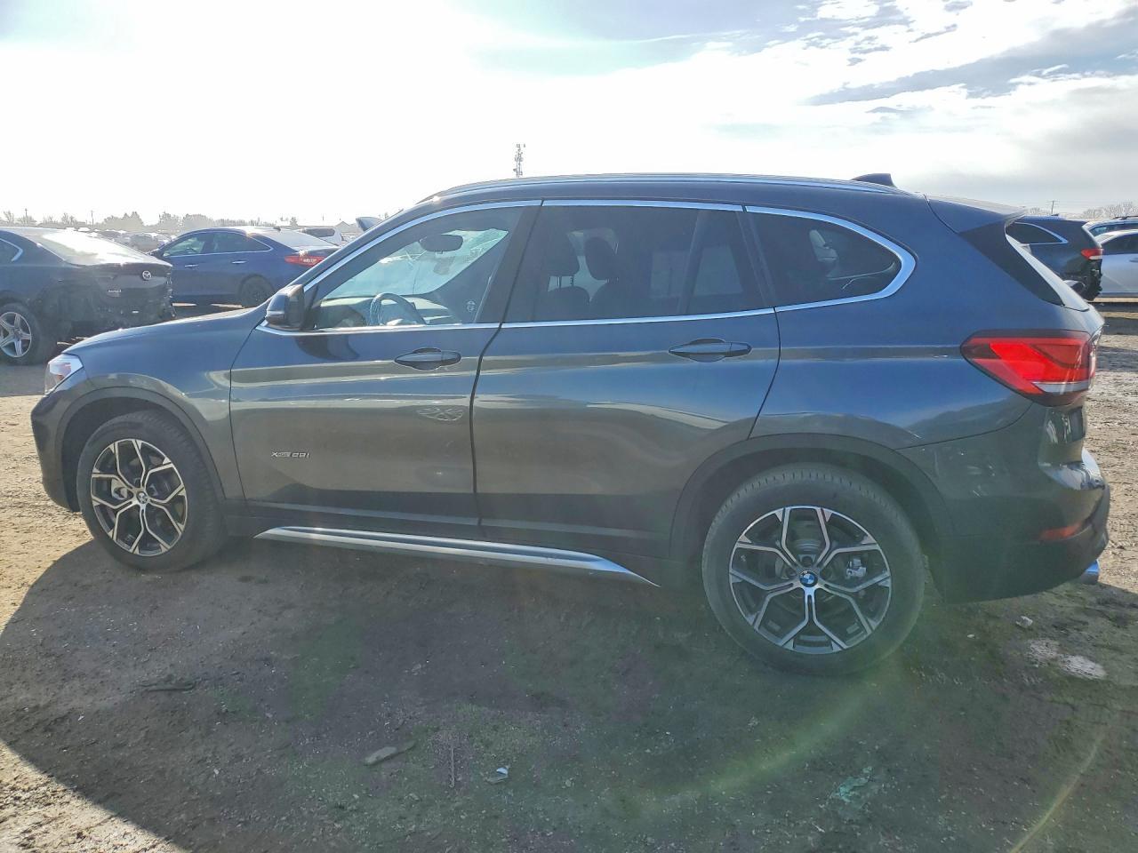 2021 BMW X1 xDrive28I - Фото 2