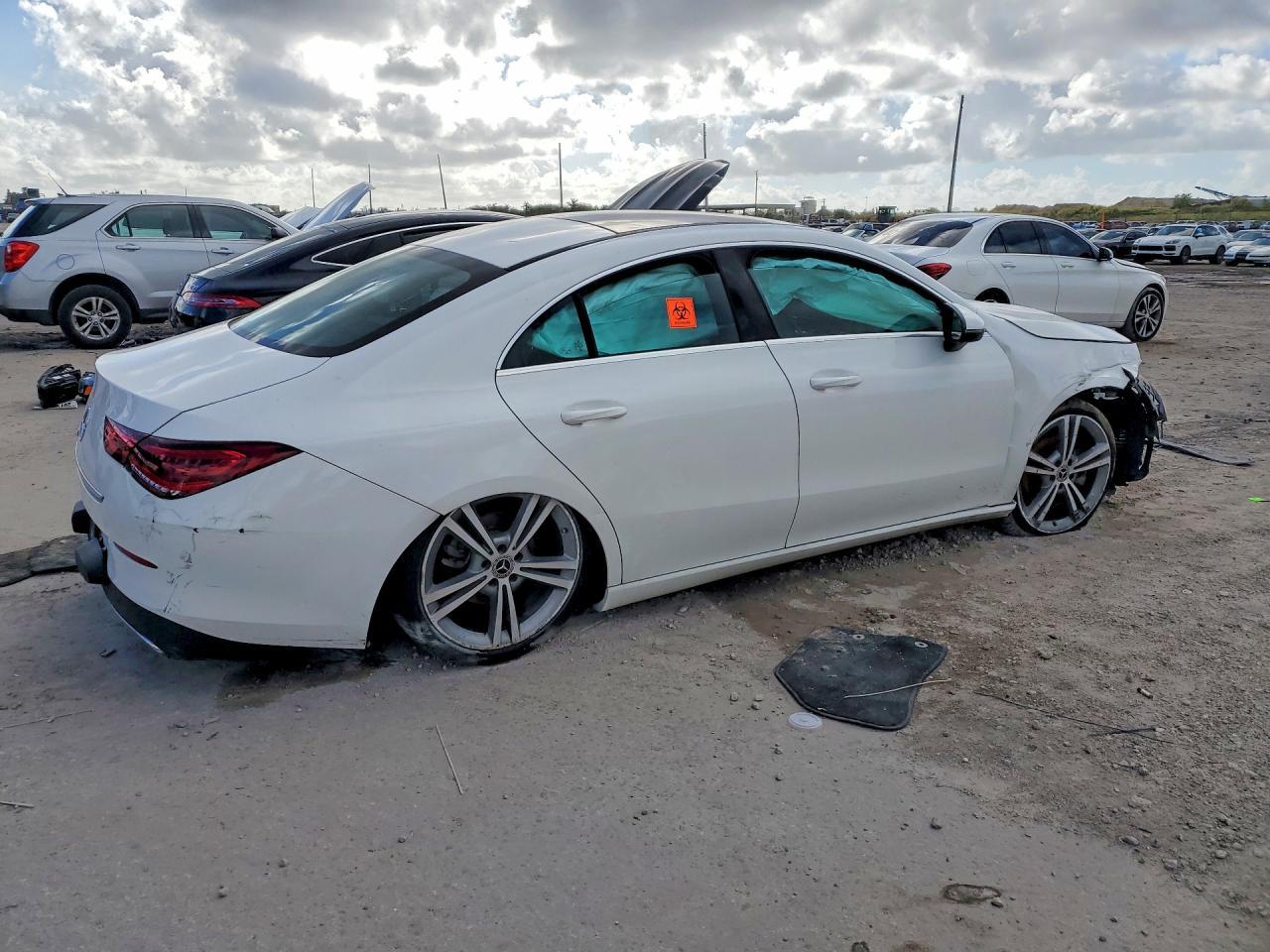 2021 Mercedes-Benz Cla 250 - Фото 3