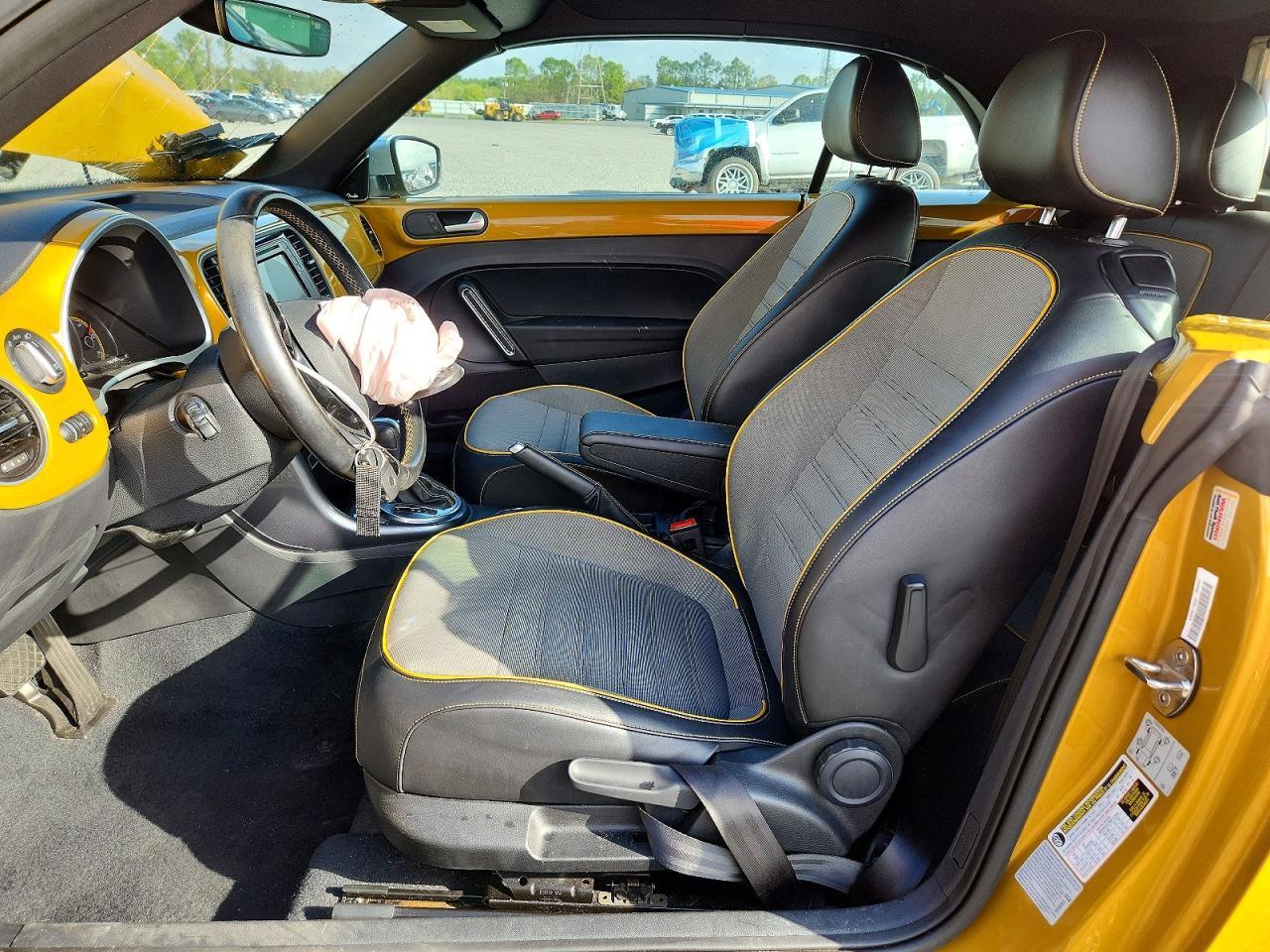 2017 Volkswagen Beetle Dune - Фото 7