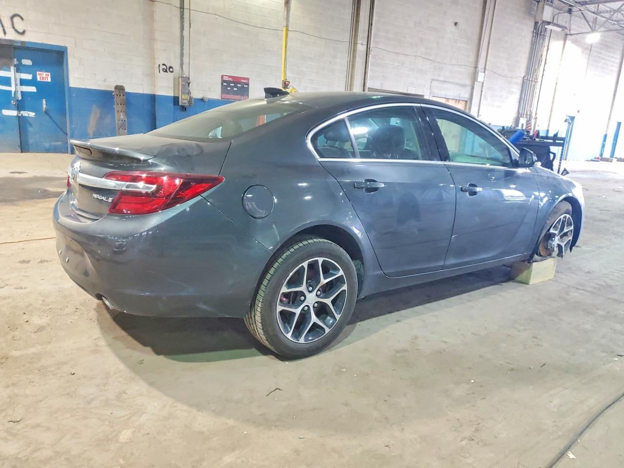 2017 Buick Regal Sport Touring - Фото 3