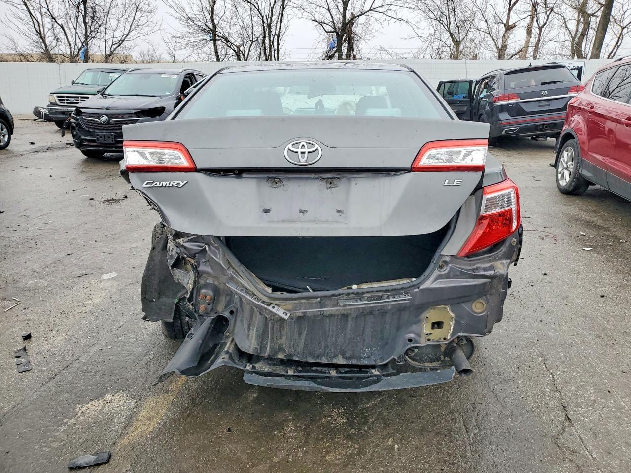 2014 Toyota Camry Le - Фото 6