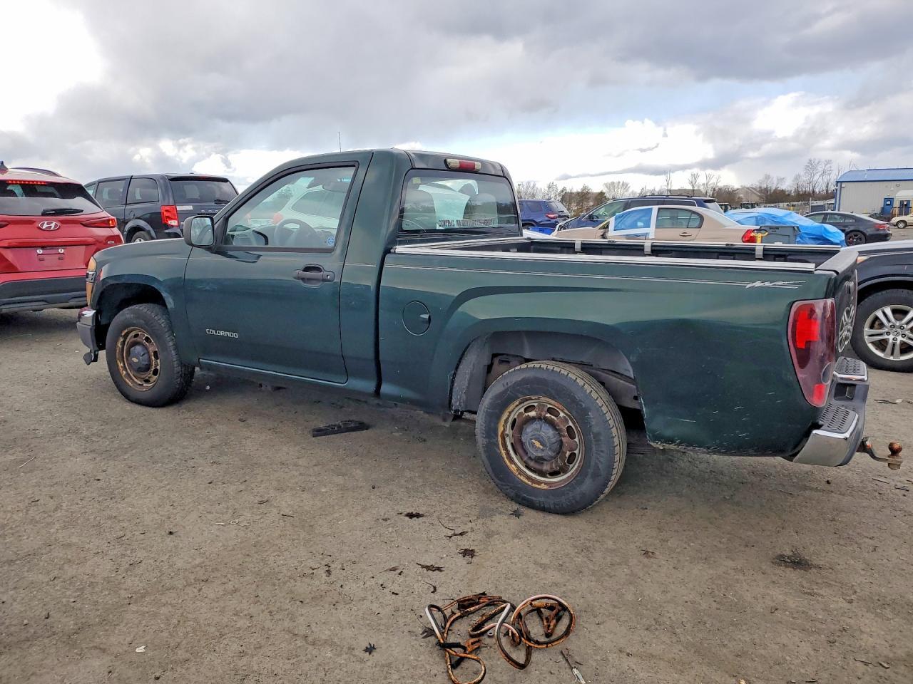 2004 Chevrolet Colorado - Image 2