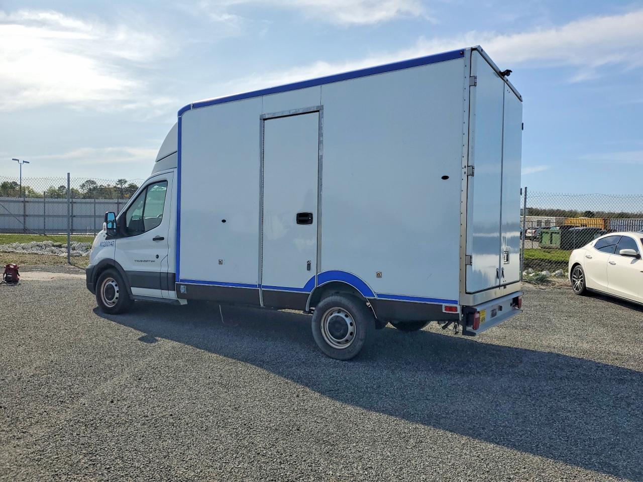 2020 Ford Transit Delivery Truck - Фото 2
