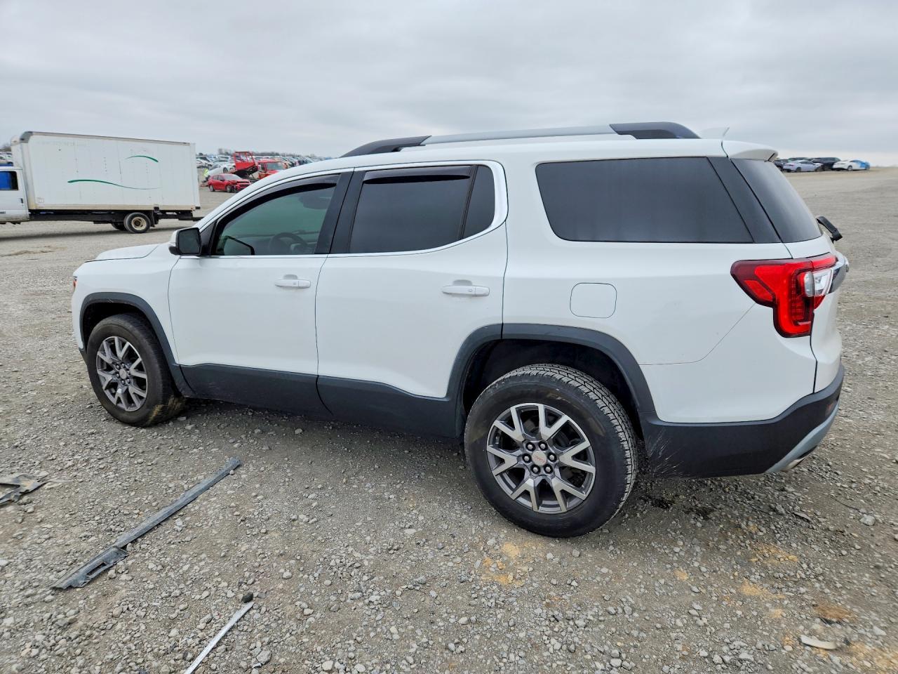 2020 GMC Acadia Slt - Image 2