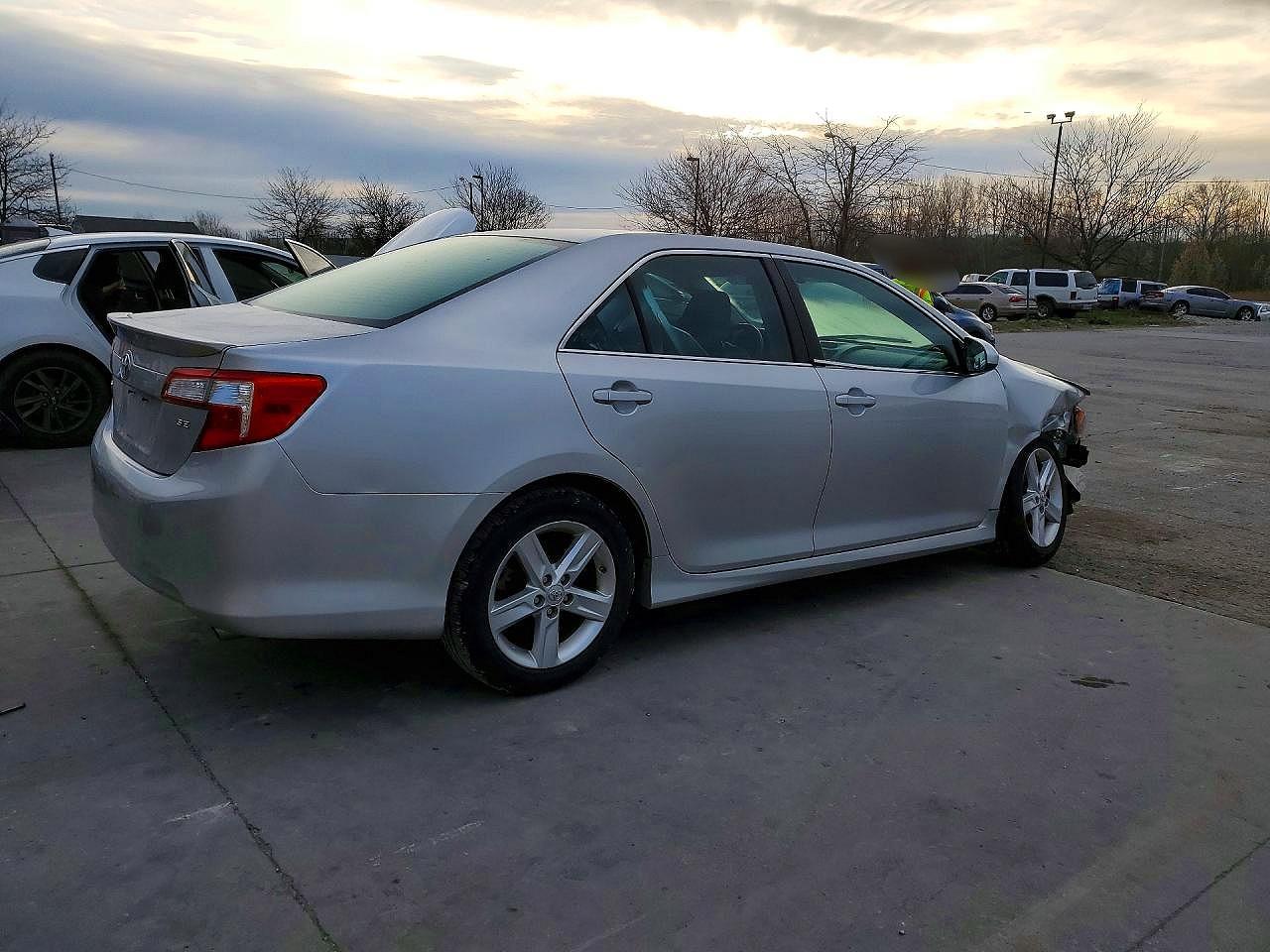 2013 Toyota Camry Se - Фото 3