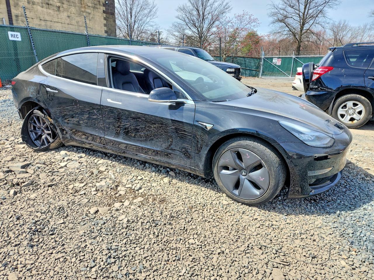 2019 Tesla Model 3 - Фото 4