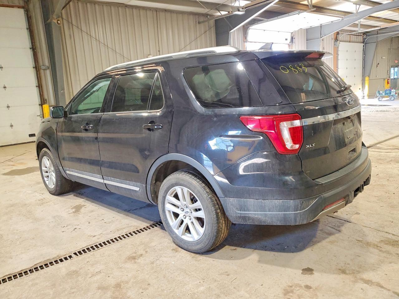 2019 Ford Explorer Xlt - Фото 2
