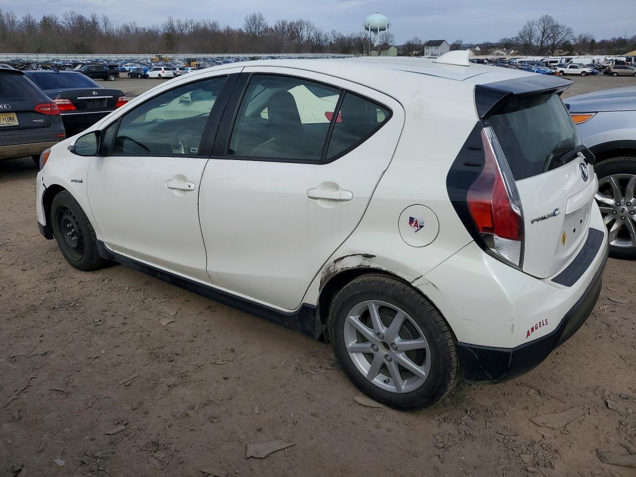 2017 Toyota Prius C - Фото 2