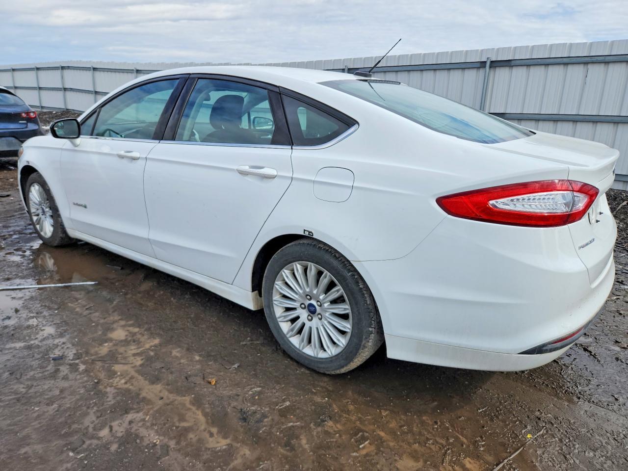 2015 Ford Fusion Se Hybrid - Фото 2