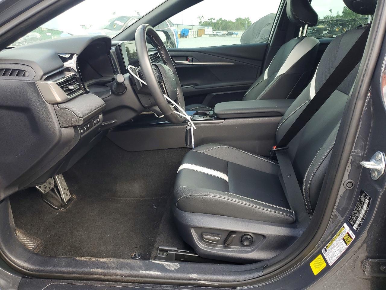 2025 Toyota Camry Se - Фото 7