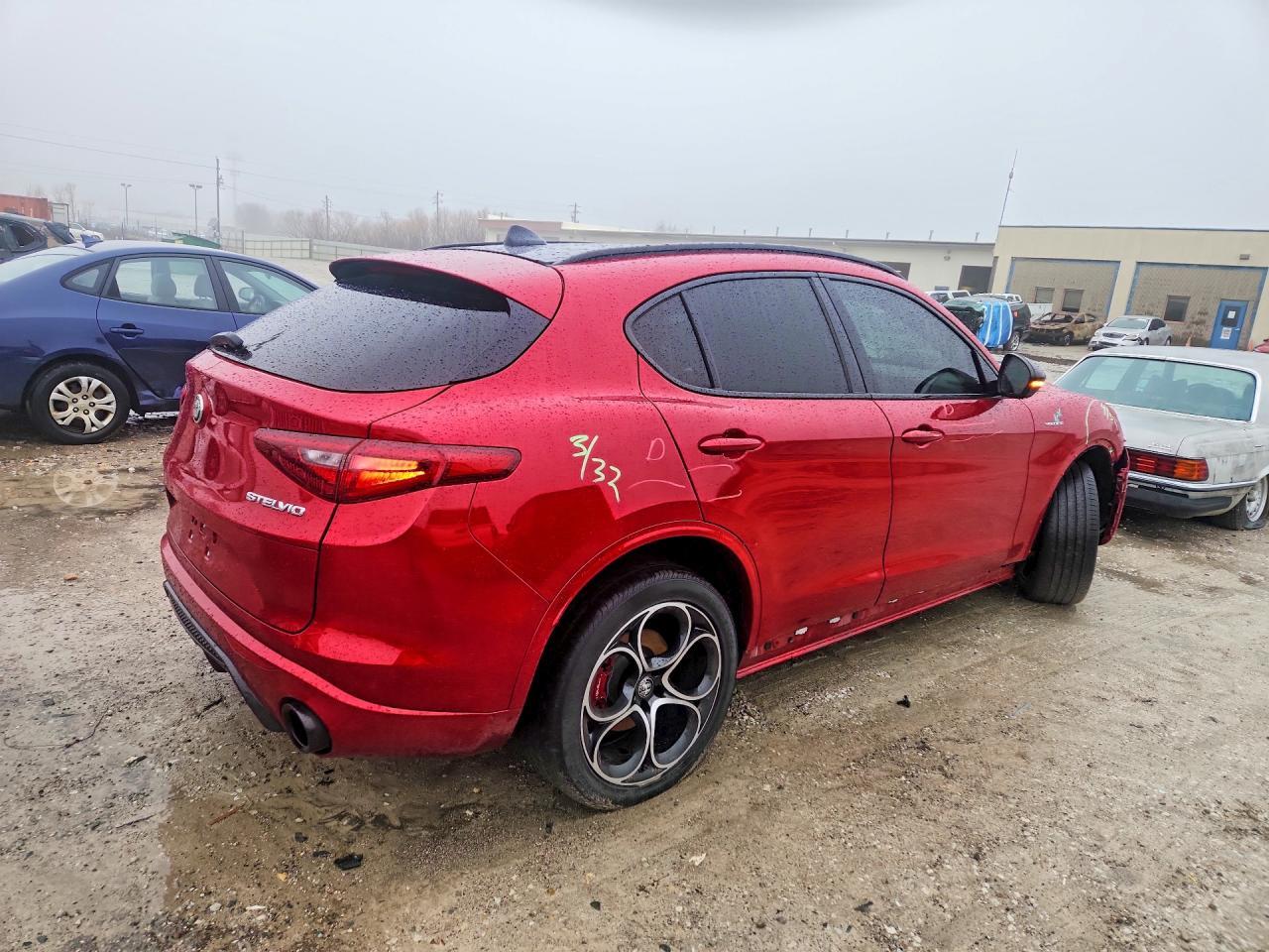 2022 Alfa Romeo Stelvio Ti - Фото 3