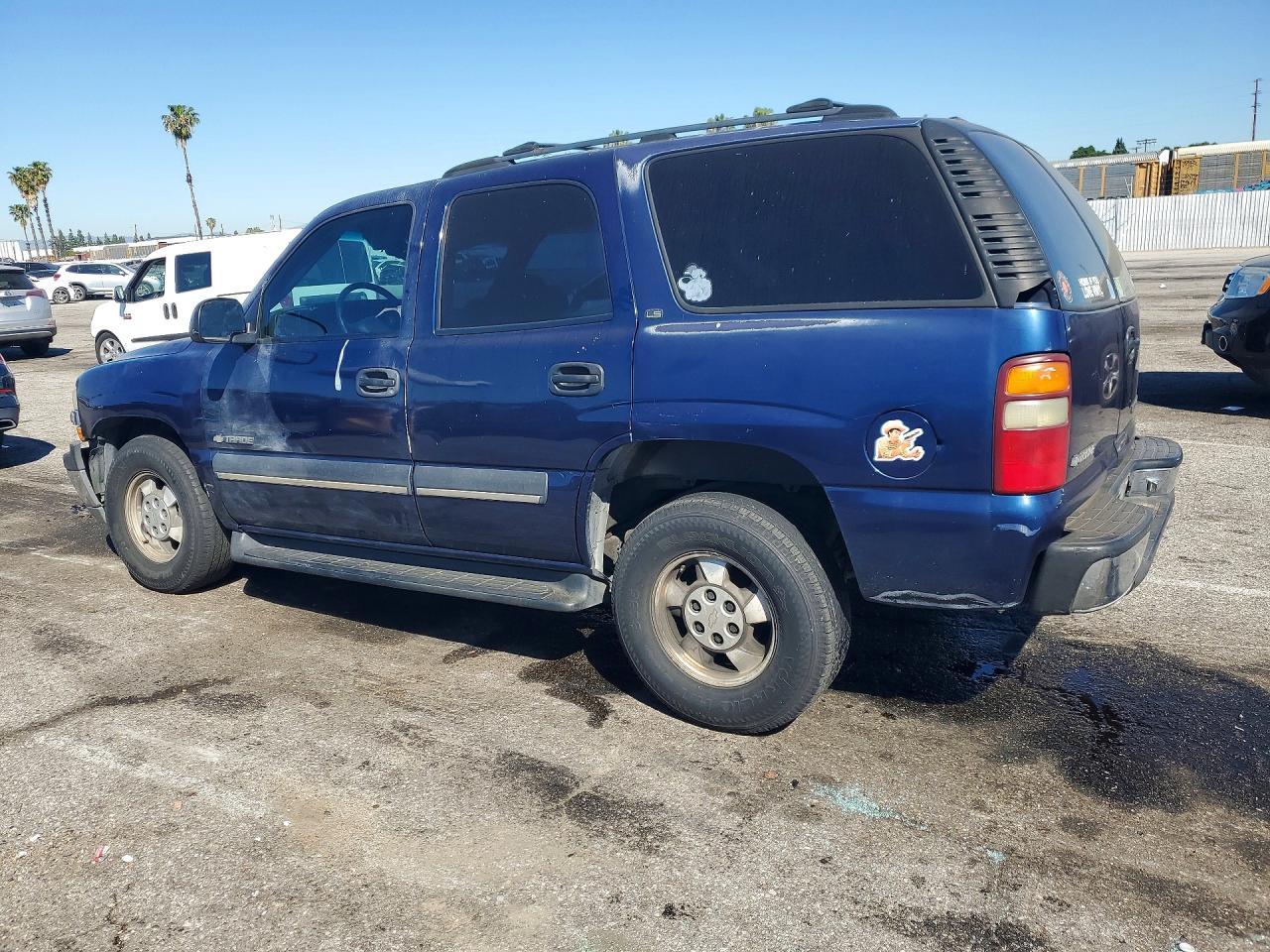 2002 Chevrolet Tahoe C1500 - Image 2