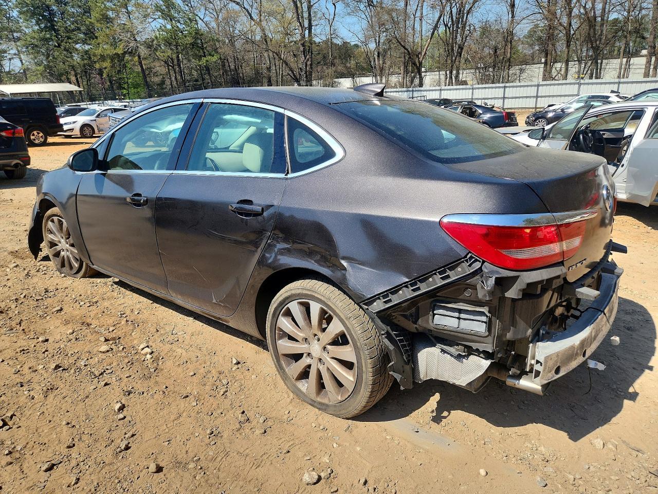 2016 Buick Verano - Фото 2