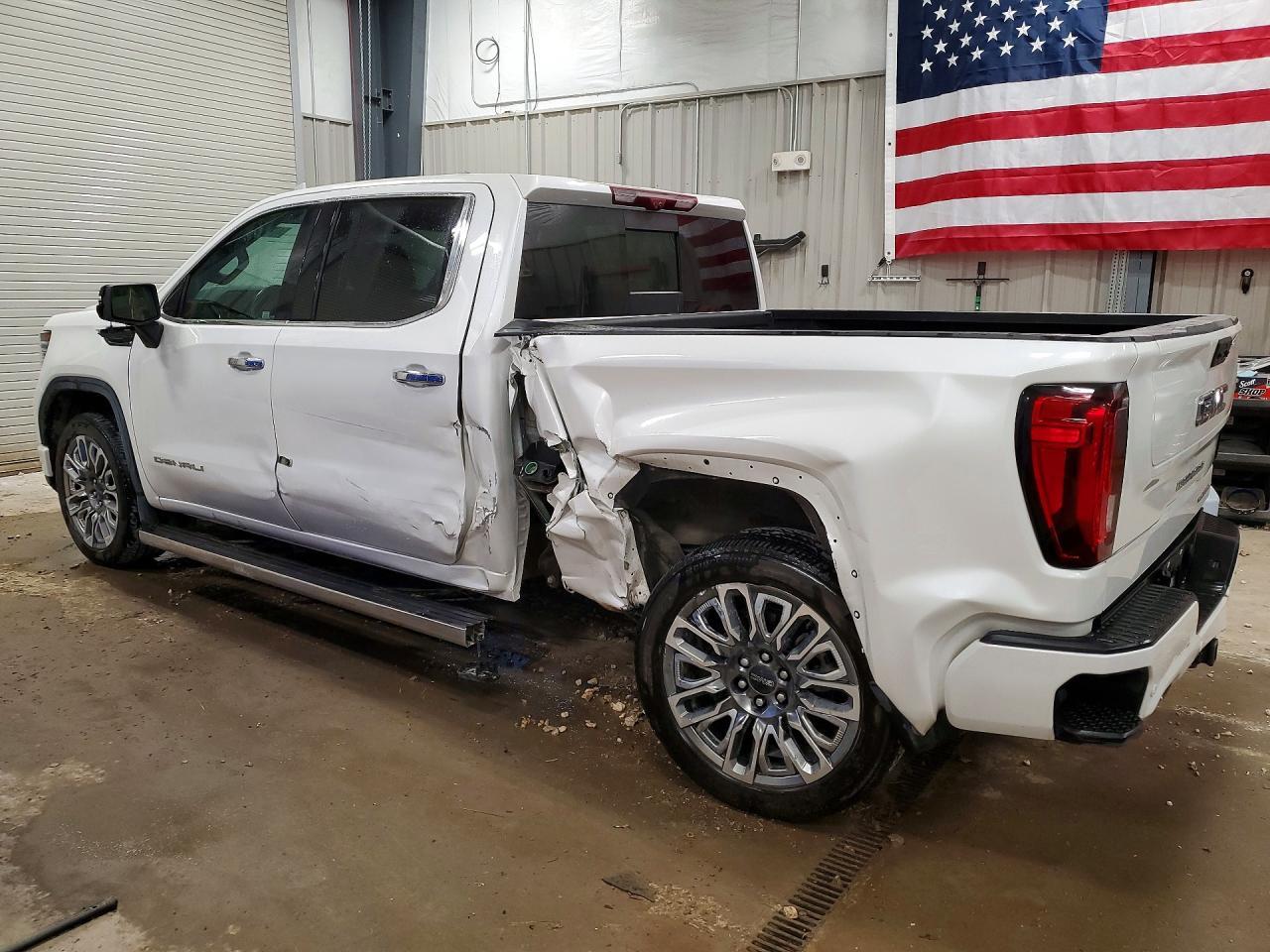 2025 GMC Sierra K1500 Denali Ultimate - Image 2