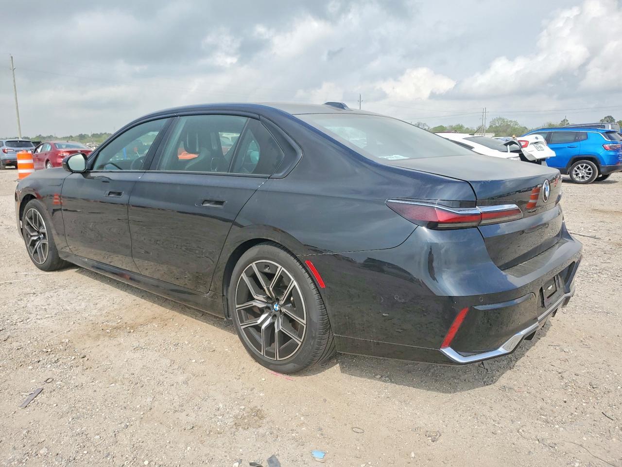 2023 BMW 740 I - Фото 2