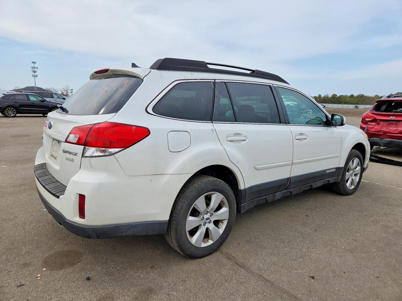 2012 Subaru Outback 2.5I Limited - Image 3