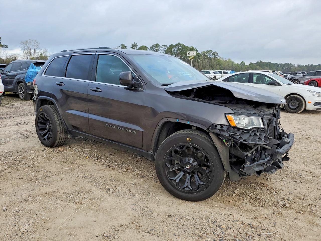 2021 Jeep Grand Cherokee Laredo - Image 4