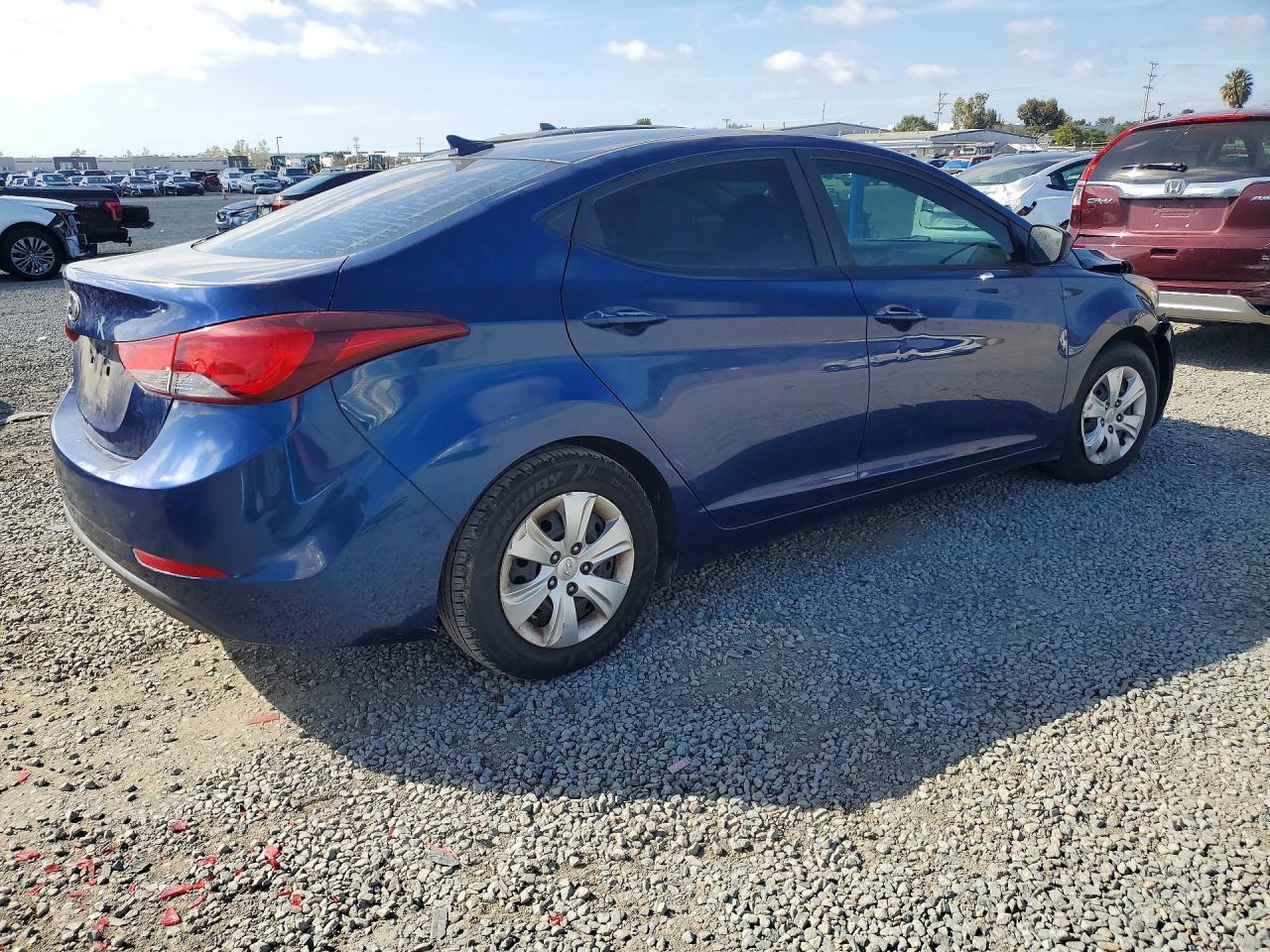 2016 Hyundai Elantra Se - Фото 3