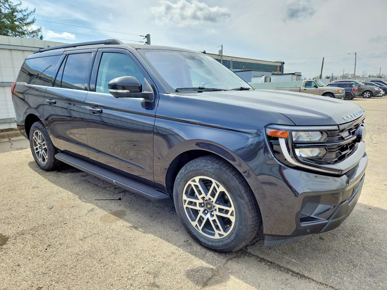 2025 Ford Expedition Max Active - Image 4
