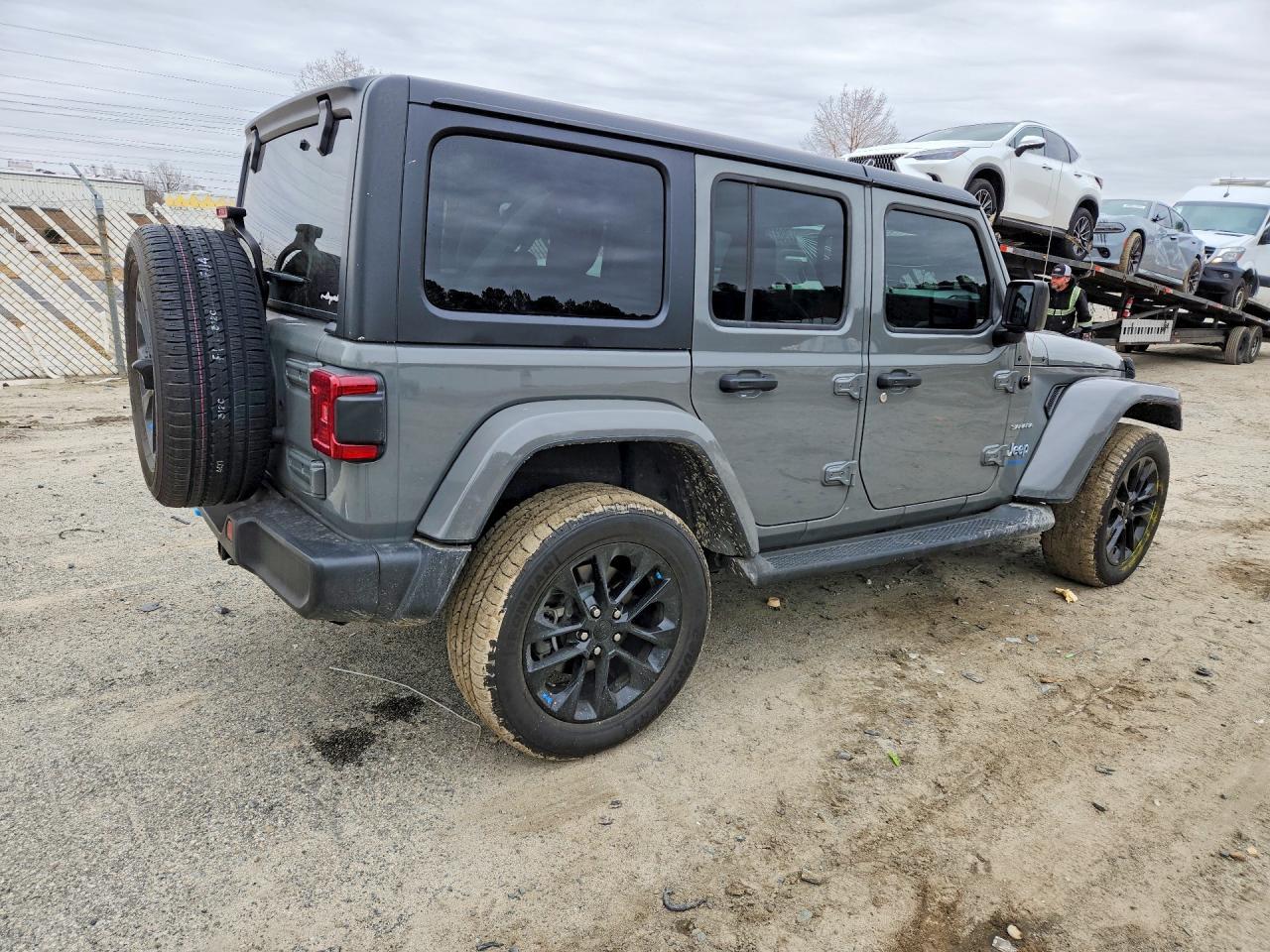 2023 Jeep Wrangler Sahara 4Xe - Фото 3