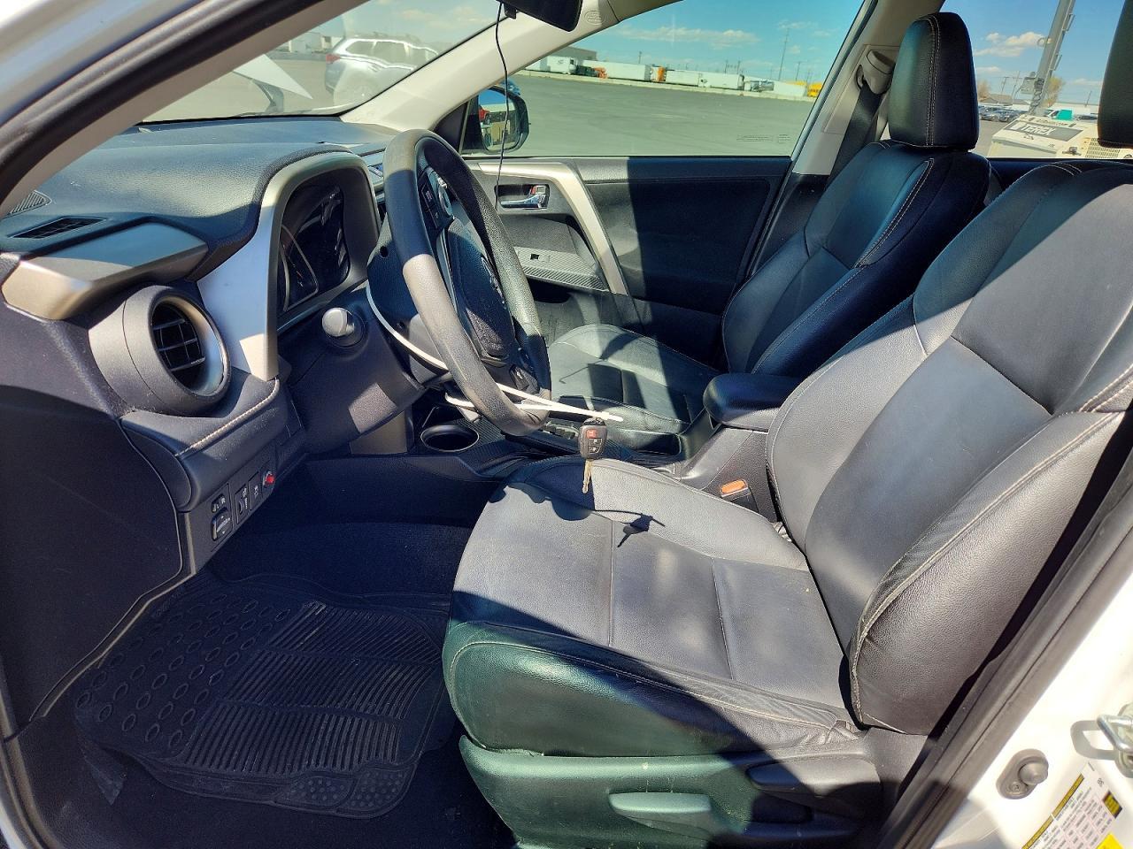 2015 Toyota Rav4 Xle - Image 7