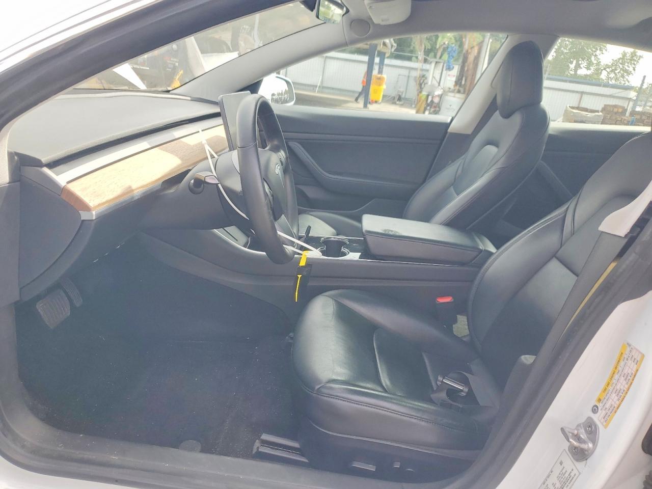 2020 Tesla Model 3 - Фото 7