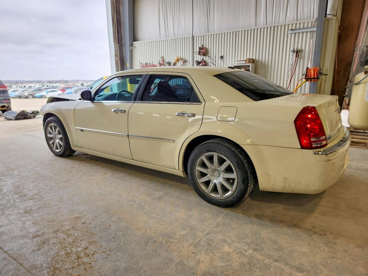 2009 Chrysler 300C - Фото 2