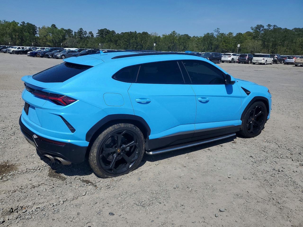 2022 Lamborghini Urus - Image 3
