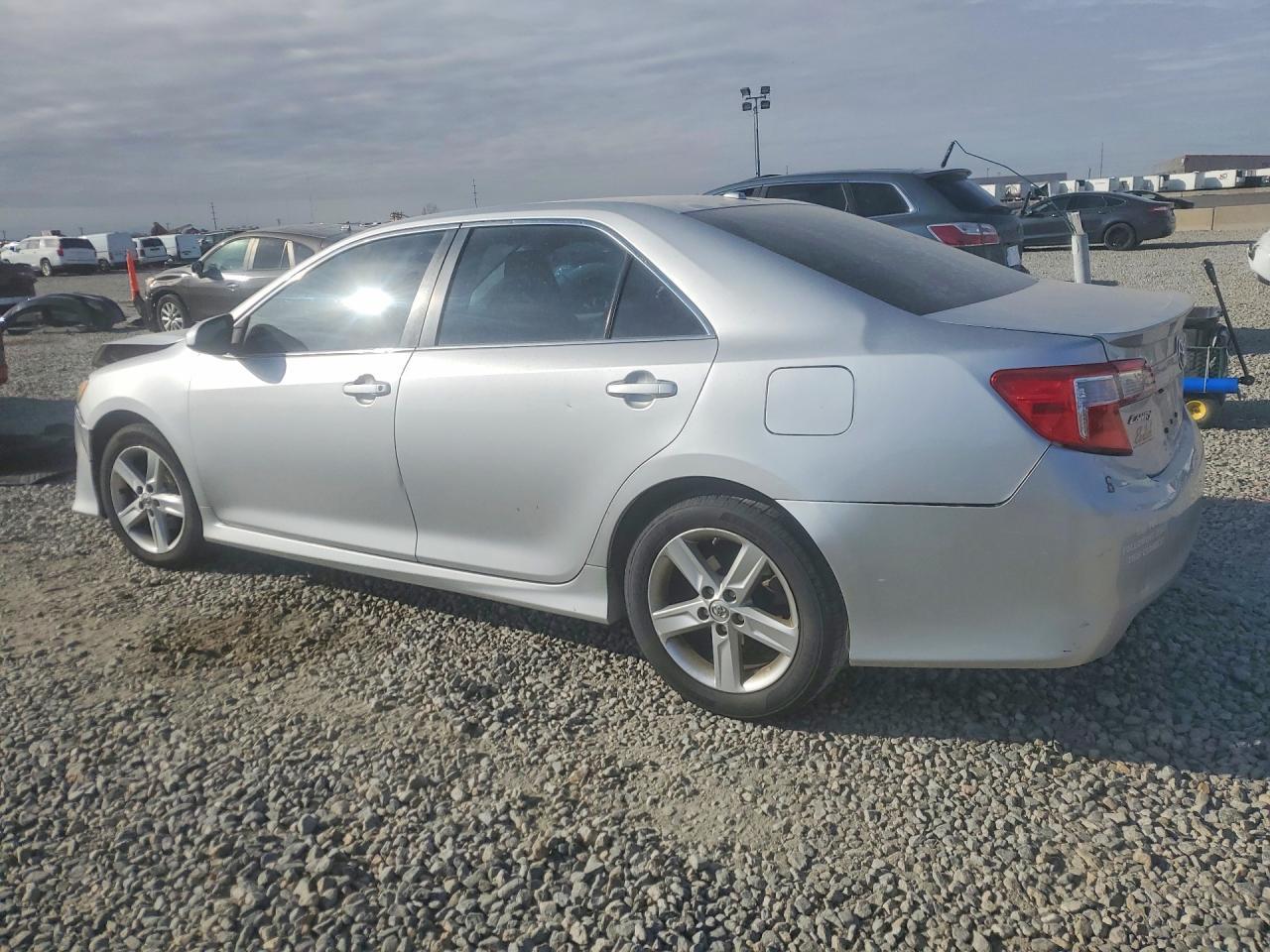 2013 Toyota Camry Se - Фото 2