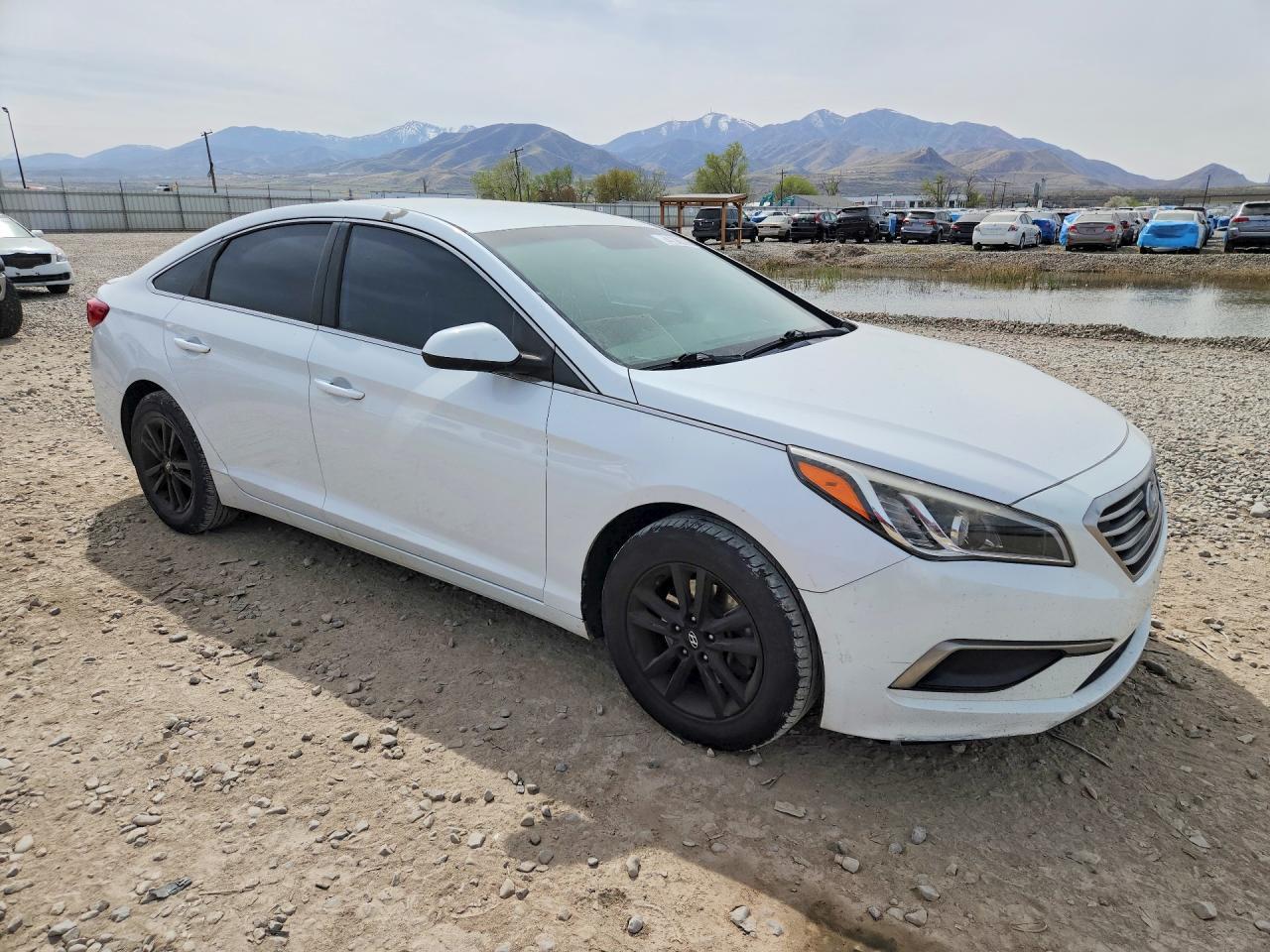 2017 Hyundai Sonata Base - Image 4