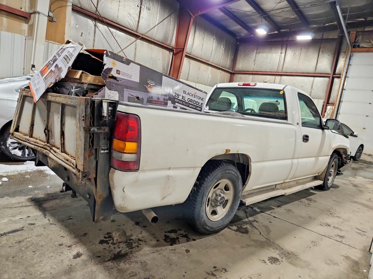 2001 GMC New Sierra C1500 - Image 3