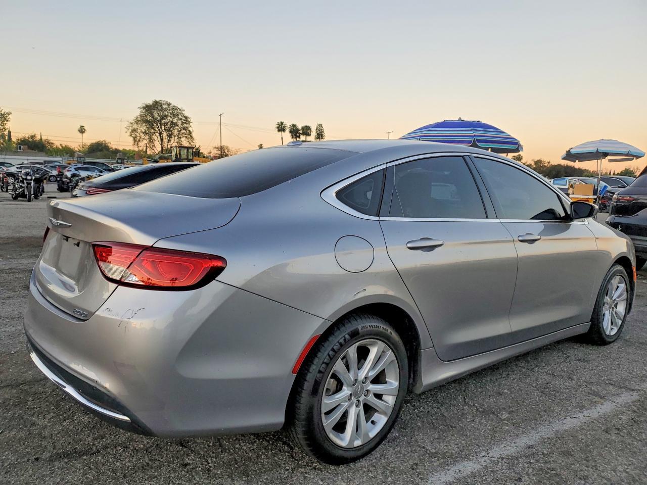 2016 Chrysler 200 Limited - Image 3