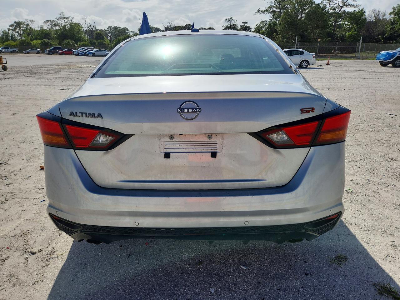 2023 Nissan Altima 2.5 Sr - Image 6