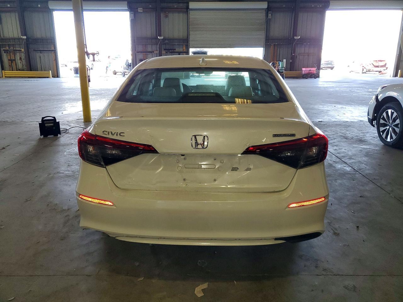 2022 Honda Civic Touring - Image 6