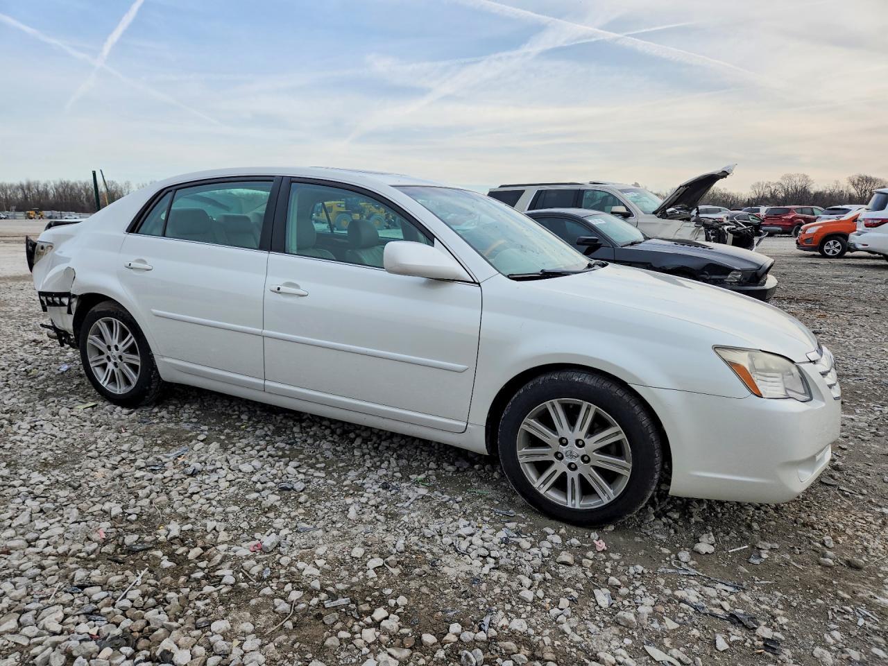 2007 Toyota Avalon - Image 4